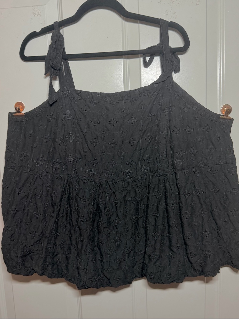 Old Navy Black Eyelet Tie-Shoulder Camisole